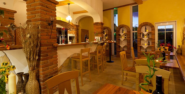 thermenhotel-puchasplus-vinothek2