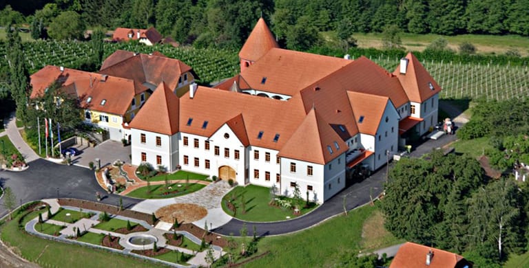 schloss-schielleiten-steiermark.png