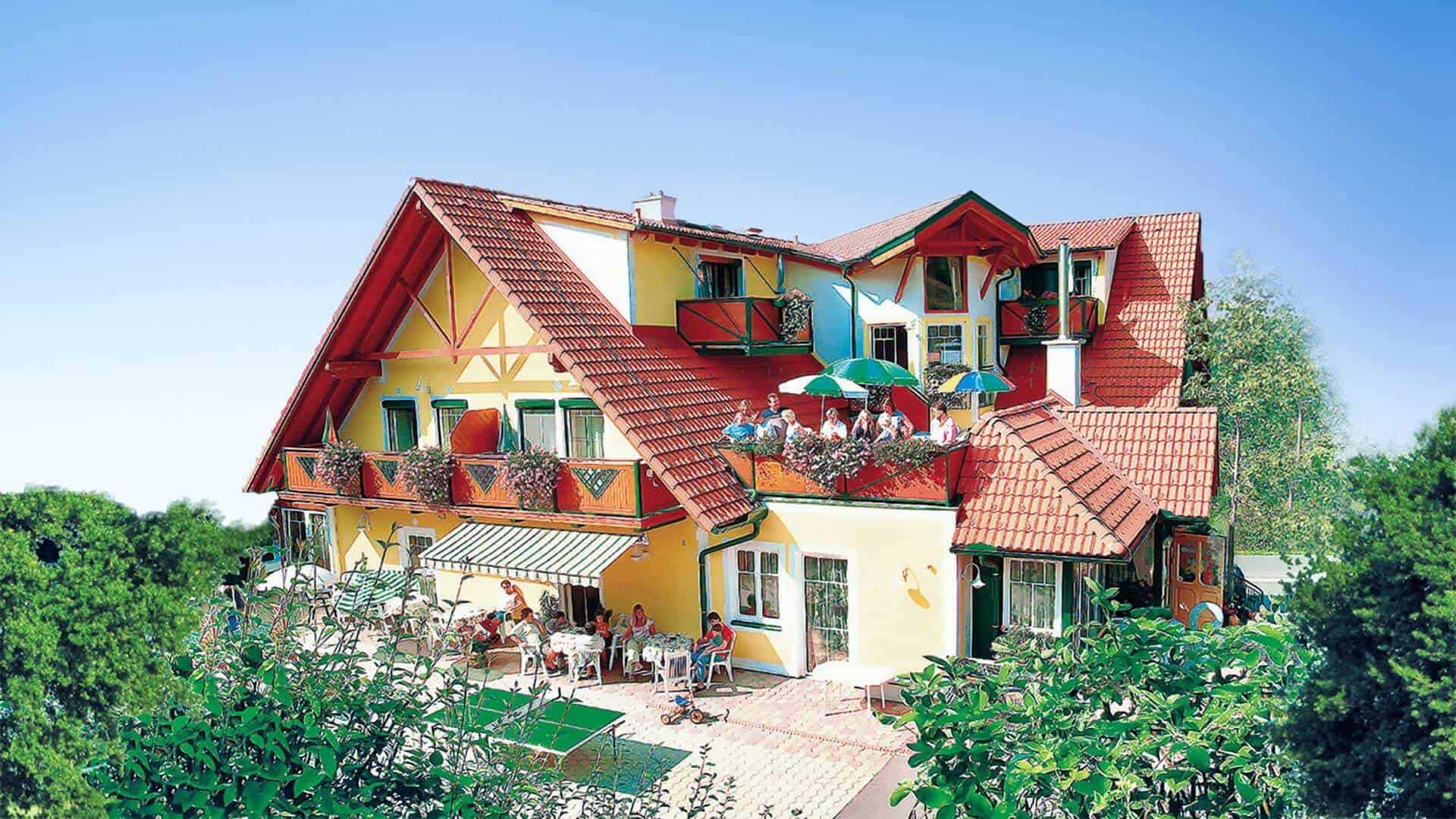 Luftaufnahme von PuchasPLUS Thermenhof Hotel Garni in Loipersdorf