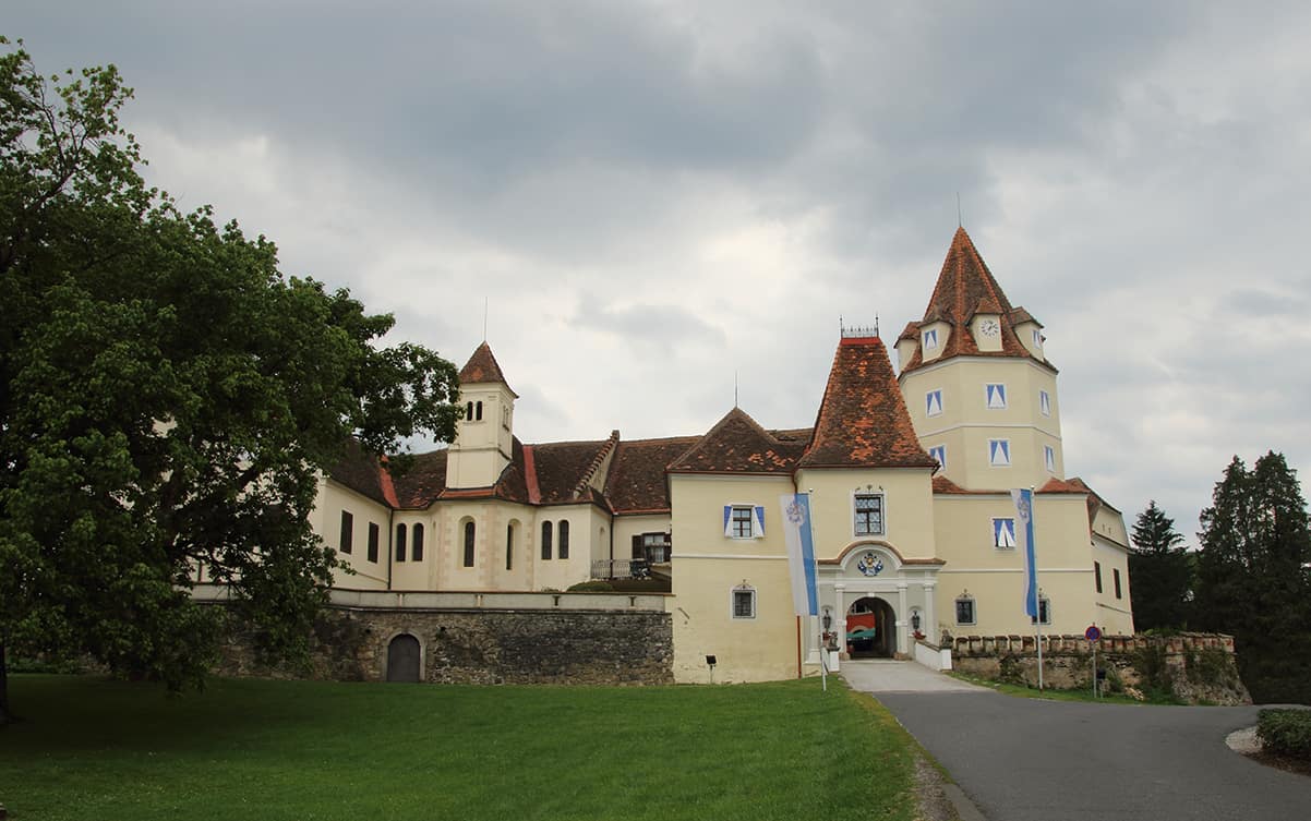 schlosskornbergisapopularweddingvenuewithregistryoffice
