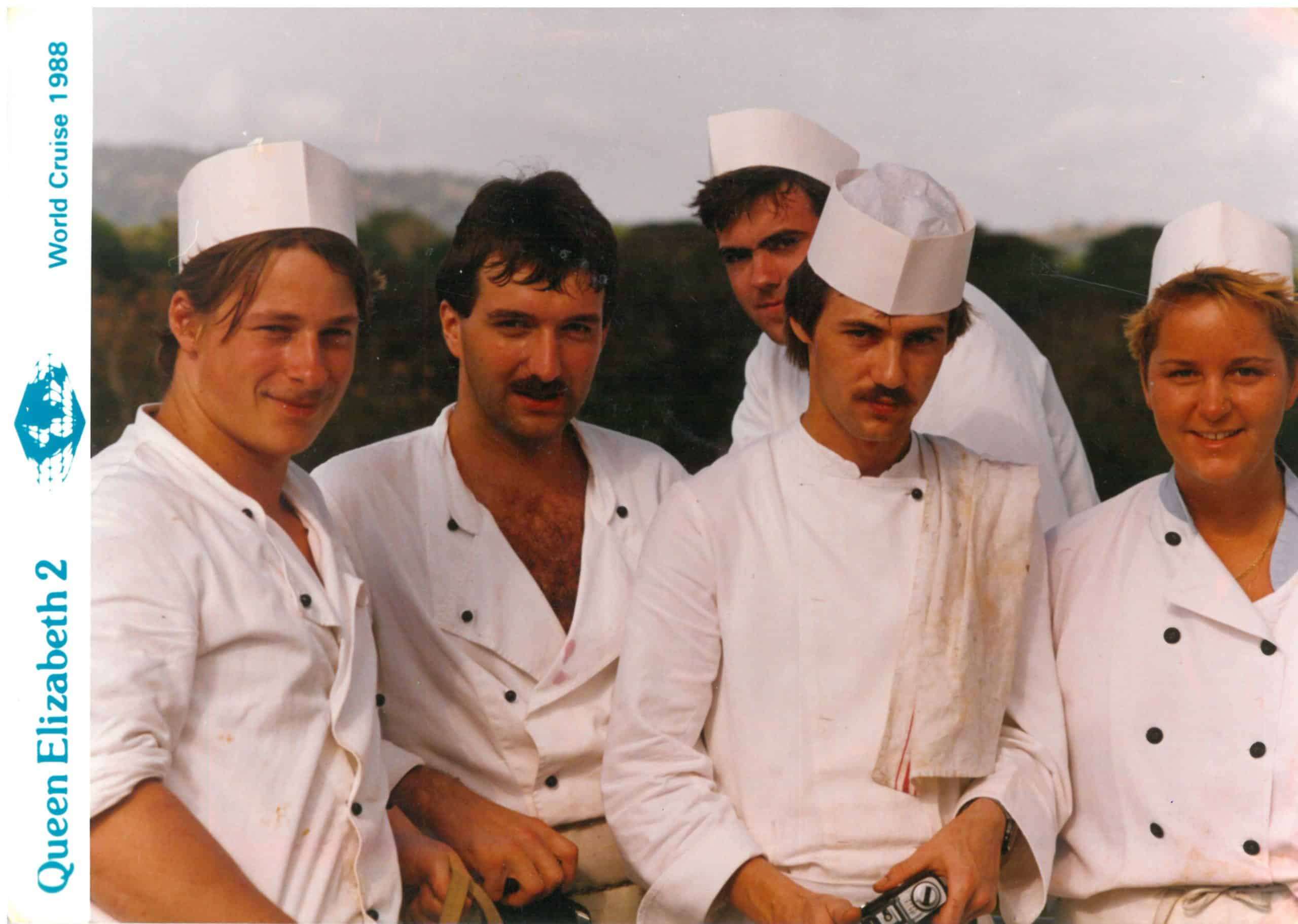 Archivaufnahme von Hotelier Josef Puchas von den PuchasPLUS Thermenhotels aus seiner Zeit auf dem Schiff Queen Elizabeth