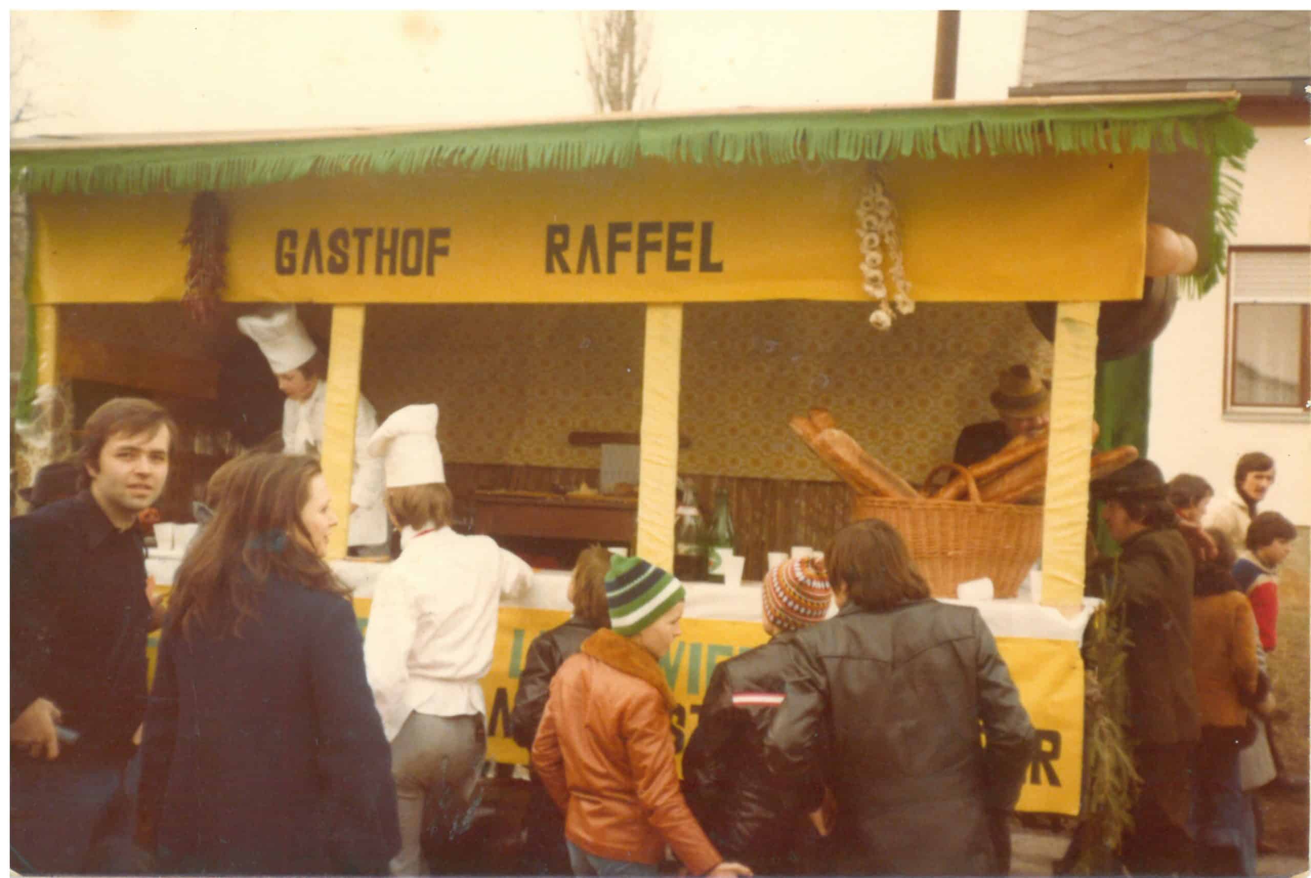 Josef Puchas Jugendzeit Gasthof Raffel in der steirisch burgenländischen Thermenregion