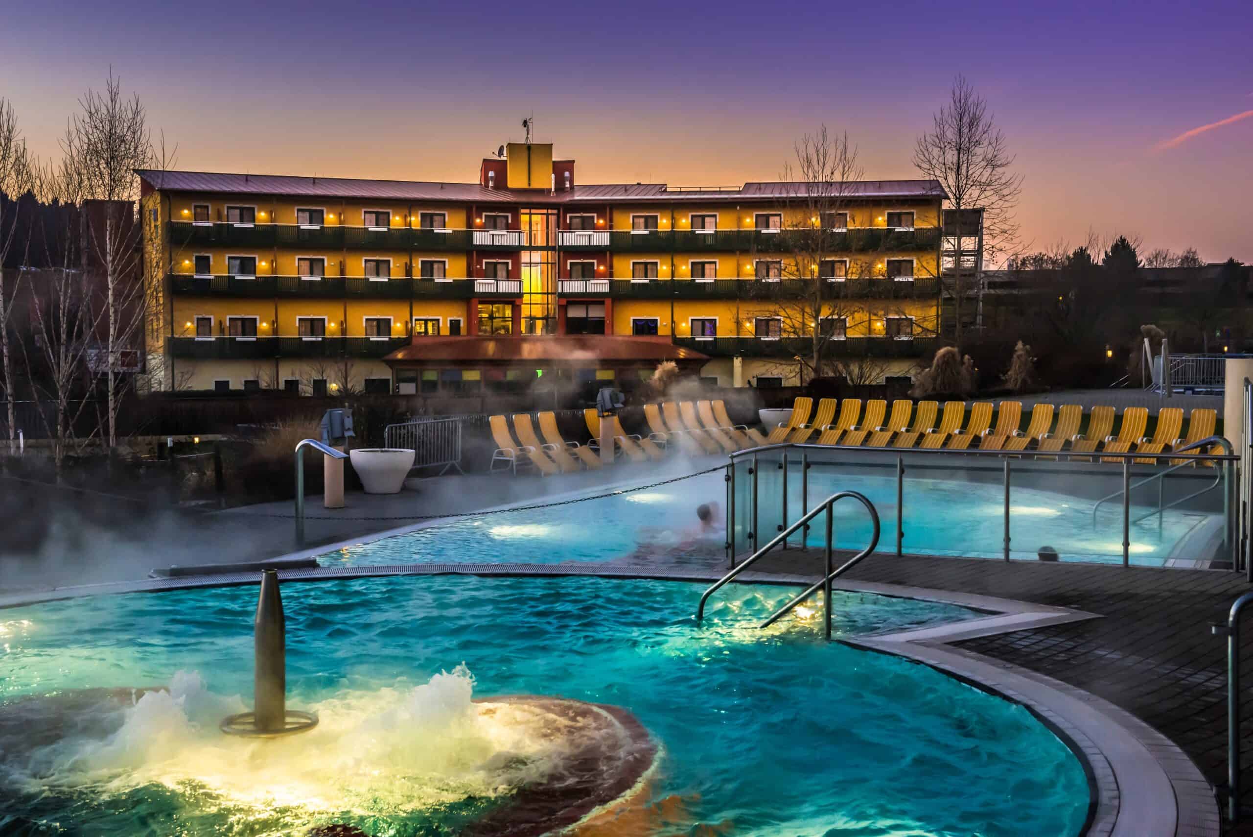 Therme-Nacht.-3-von-9-scaled.jpg